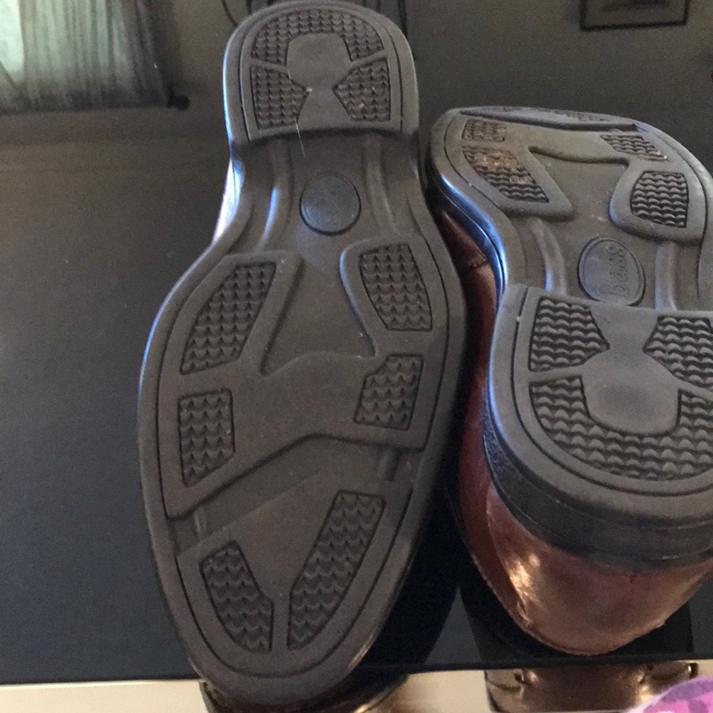 Shoes - Picture 4 of 5